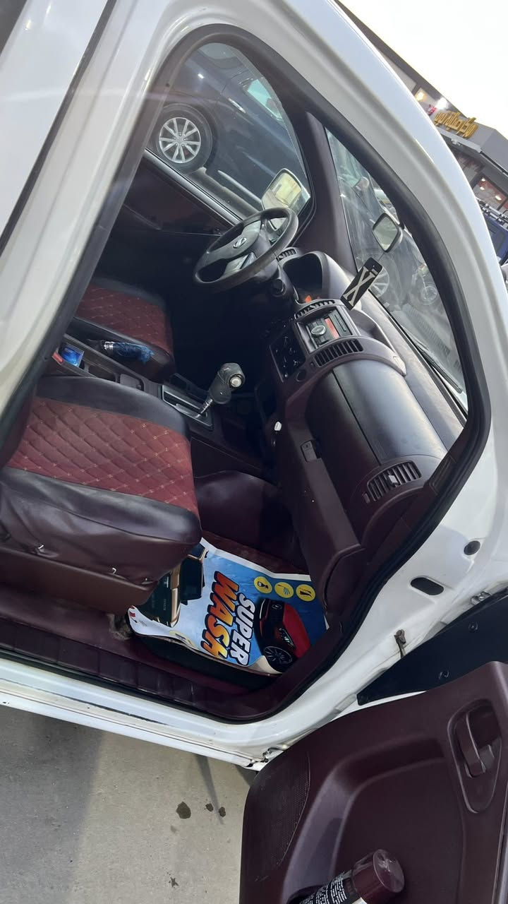 السلام عليكم بيكم نيفارا نيسان مديل 2015 
السيارة مجفية و مصبوغة عام 
كير أوتوماتيك بانزين 
المكنيه بلادية و مجفتة تجفيت اصلي 
و رقمها اربيل دولي الجديد بسم كردي 
و باقي التفاصيل مثل ماموضح بالصور
مكاني :البصرة/ مركز المدينة 
السعر : 100 و قابل للتفاوض 
للتواصل:***********
