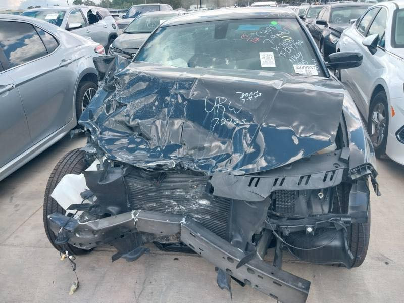 السلام عليكم للبيع جارجر 2023 اصل رقم بغداد تحويل ثانيوم سياره SXT محدثه GT صبغ بنيد وجاملغ ماشيه 26 mi محرك 6 سلندر تو ويل سياره بدون دواخل سياره شادله اكزوز وصالصنه رياضي وصالصنه القديمه موجوده وصور الحادث مرفقه بل منشور سعر السياره 230 وبيه مجال  مكانه بغداد


**إذا كنت صاحب هذا الإعلان وتريد حذفه لأي سبب، رجاءا أرسل رسالة إلى الدعم الفني**