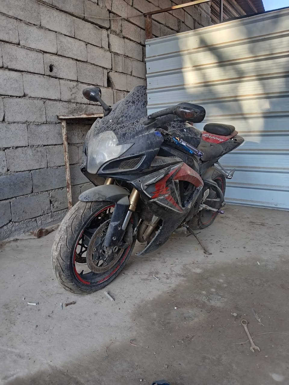 للبيع جكسر 2007 750cc كوم حديد طافيه كوم حديد طافيه الدراجه متروكه ولاتسألني شبيه شراي يخابر رحمه لوالديكم السعر 10 أوراق العنوان بغداد البياع شراي يخابر تجي تحمل ***********
