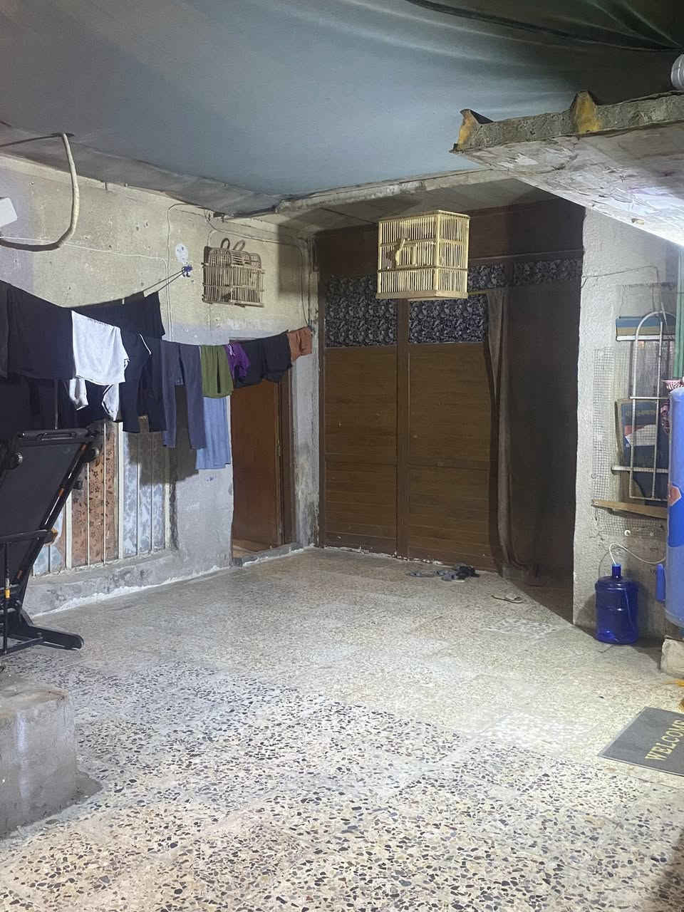 السلام عليكم بيت تجاوز للبيع المساحه 200
خلف ملعب الطموح قرب جامع العبيدي 
يحتوي علا استقبال مساحته5*5
ثلاث غرف نوم وحده5*5
وثنين غرف 4*5
وصاله 7*3
ومطبخ 5*4
وخلف البيت ترك علا عرض البيت 
للاستفسار خاص او الاتصال علا هاذ الرقم ***********
