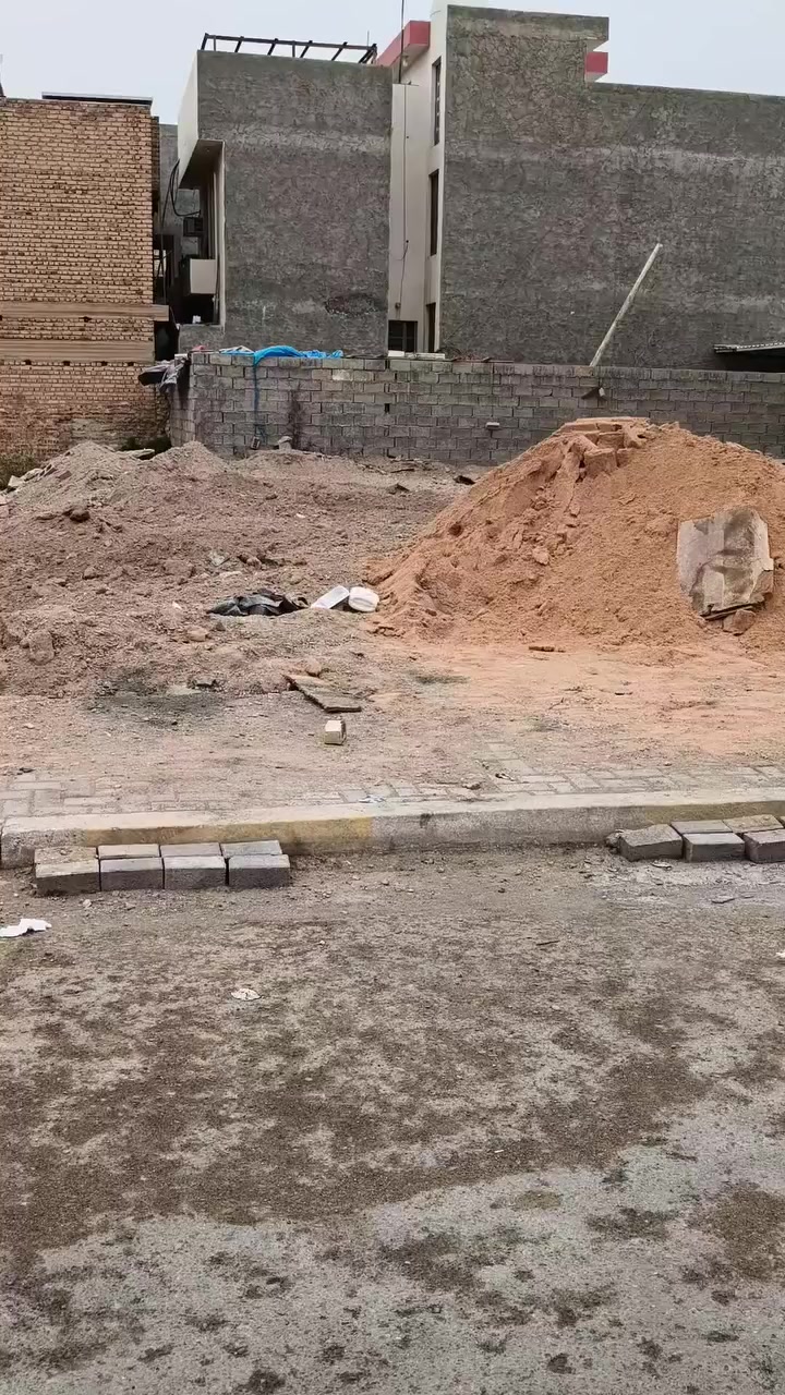 قطعة ارض حي الجمهورية الفلوجة
مساحة 125 متر وجه 7م شارع 15م
قرب جامع ابو عبيدة
السعر المتر مليون و100 
***********
***********
