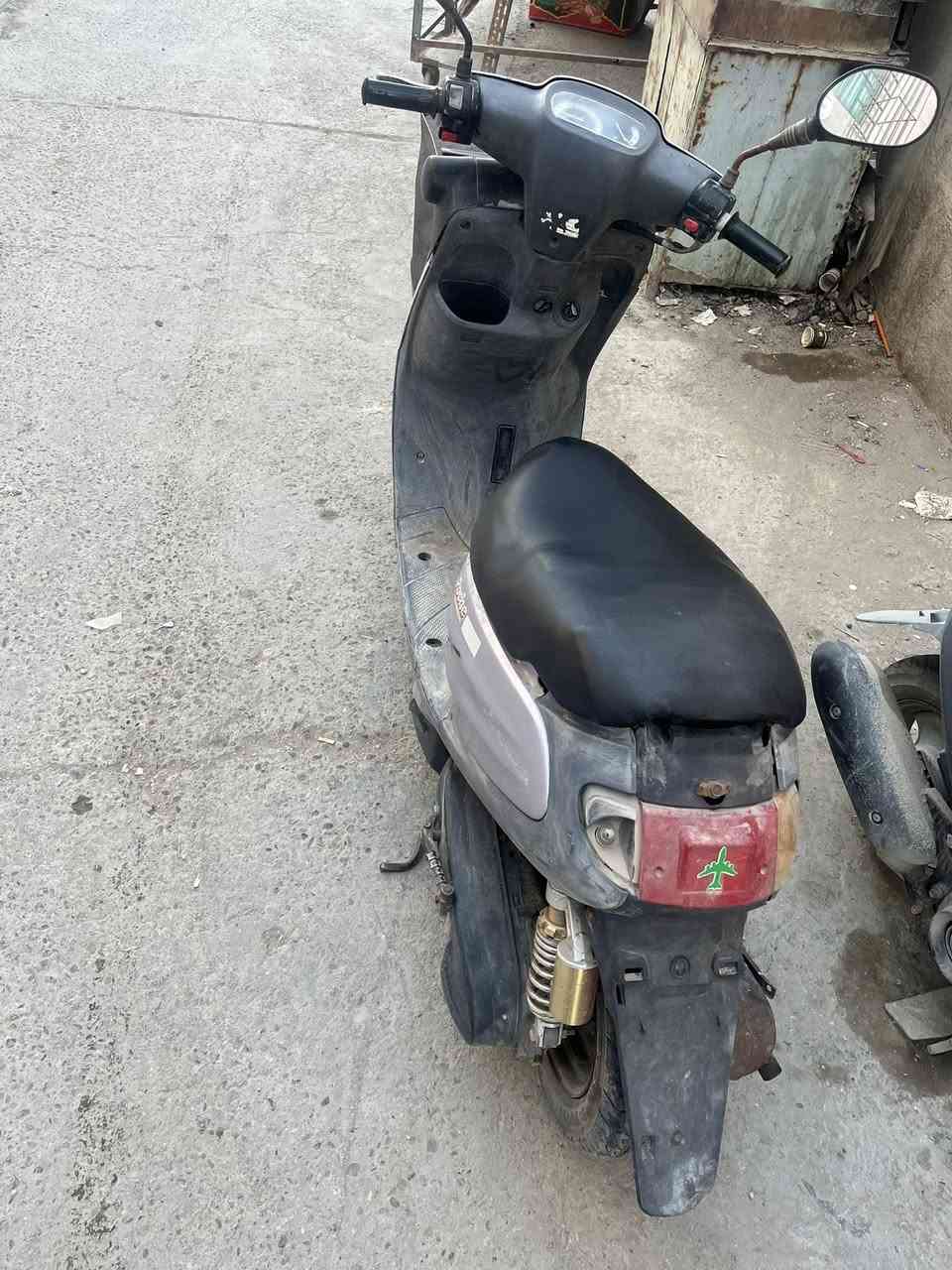 السلام عليكم دراجة منغولي ام السلة دراجة نضيفة كلها شغالة عوزها بس باتري السعر ٢٠٠ قفل قفل جوا هذا السعر لتعاملني مكاني مسيب ***********
