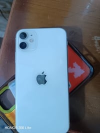 ايفون 11 • ابيض • بطاريه 68%
