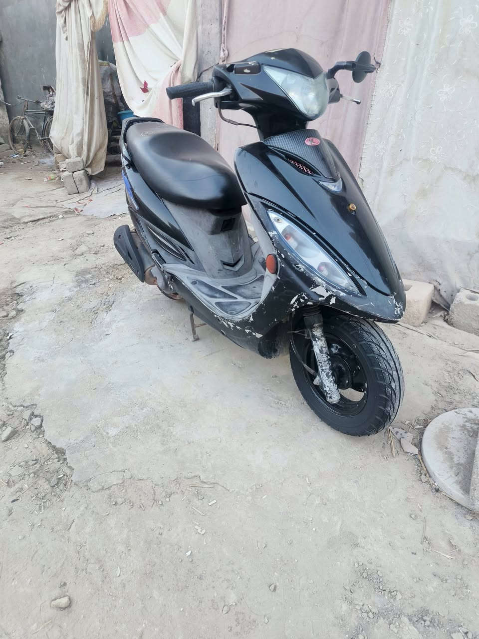 سلام عليكم شباب هاي الدراجه البيع دراجه حلوه ونضيفه ما مفتوحه الشراي يجي خاص وهاذ رقمي ***********
