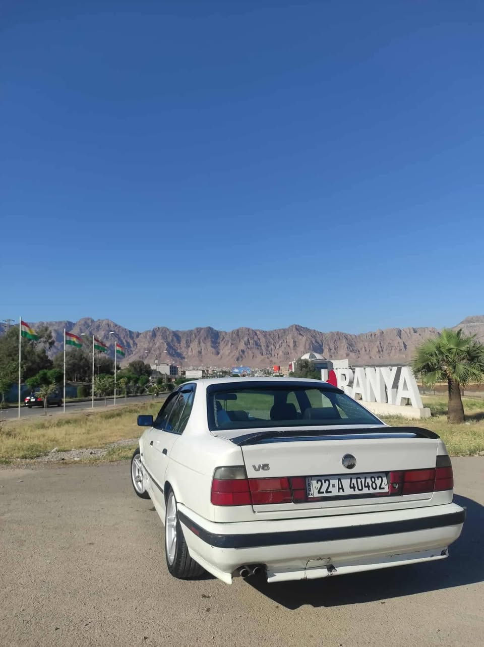 سەرەتا بەناوی خوا 

ئەم بیئێمەم هەیە بۆ فرۆشتن

Bmw 525 1991 🇩🇪

تۆماتیک 
سلاید 
تەبرید
دوو جام کارەبایی
ABS 
دوو کوشن کارەبایی

بۆیاغی نییە

سەنەوی تا 2028 نوێیە و ڕەقەم هەولێرە

بۆ زانینی نرخ پەیوەندیم پێوە بکەن 

***********
