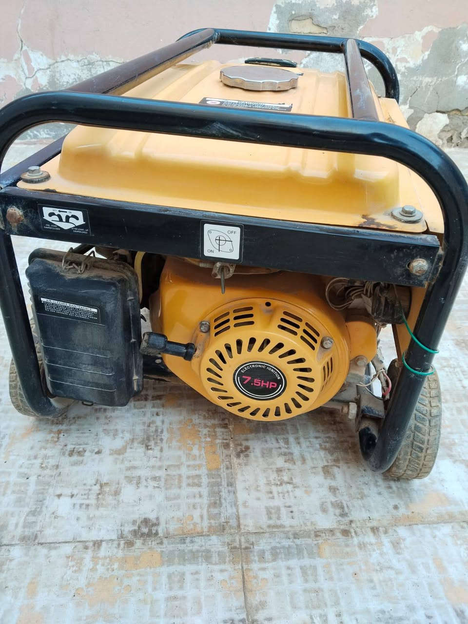 مولدة للبيع جديدة مداخله تصليح الله يشهد عوزها فقط باتري تشتغل سلف وسحب بكرة مامشتغله هواي مال بيت اريدها ب170 وبيها مجال ***********
