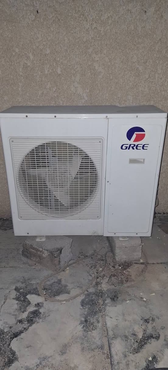 سلام عليكم عندي سبلت للبيع نوع كري شرط النظافه والشغل عنواني كربلاء تفاصيل اكثر اتصل وتدلل  ***********
