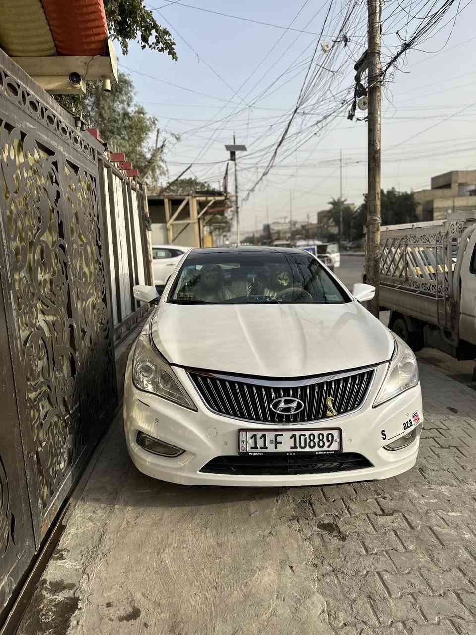 سلام عليكم ازيره مديل 2014 ‏السيارة مال بيت ￼مروس ب إل النترا فقط  فول سياره واحد 1على واحد بصمه سته سلندر ￼كشنات تدفع حساسات امامي خلفي بني راما مري شفط خليجي مال جنائ حادثة بنيد + جاملغ وبابين مصبوغات جماليه بس باقي كفالة عامة ￼سياره مو البيع بس روس كون رقمه بغداد مديل  من 17وفوك  وينطيني فرق


**إذا كنت صاحب هذا الإعلان وتريد حذفه لأي سبب، رجاءا أرسل رسالة إلى الدعم الفني**