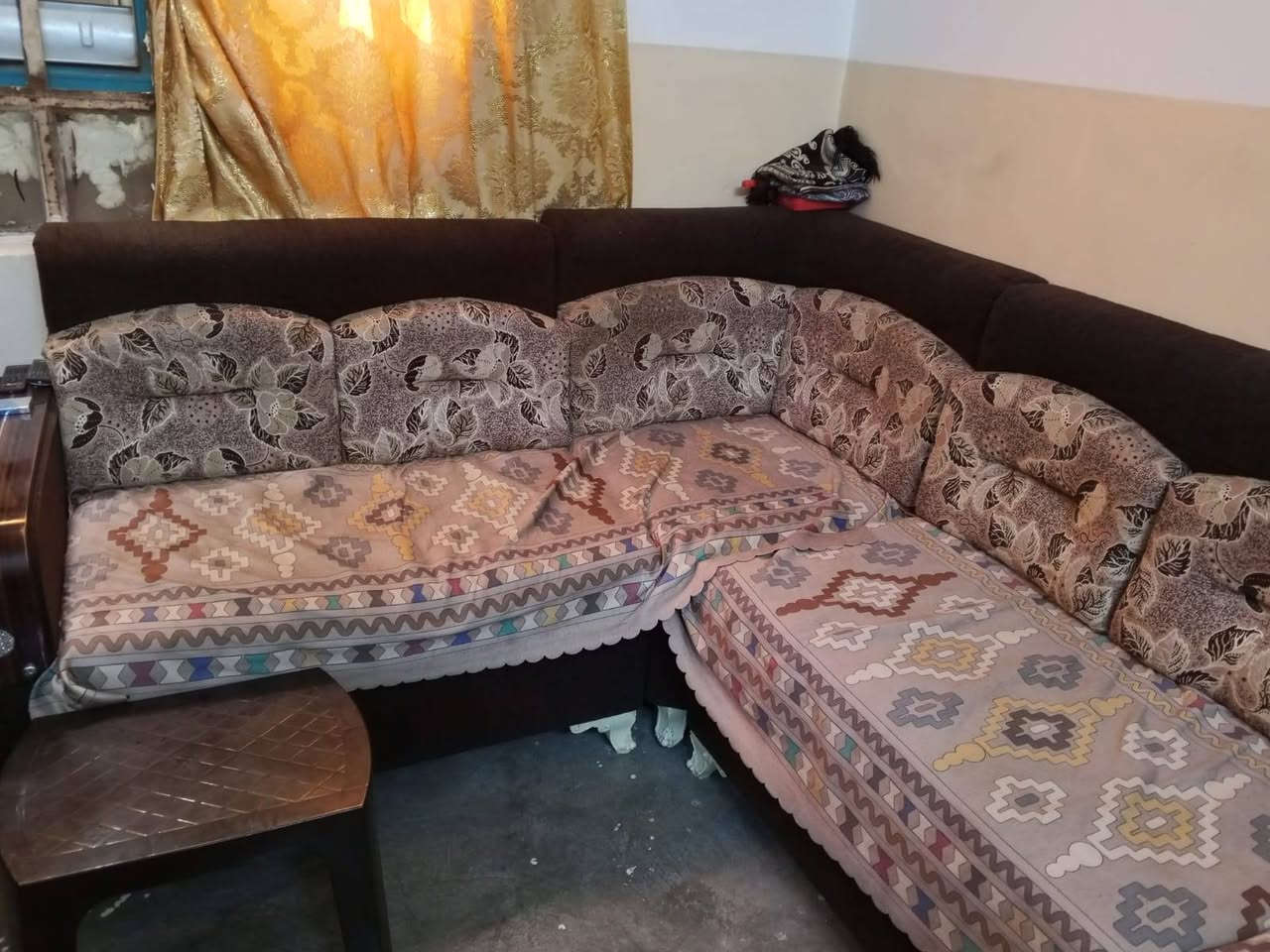 للبيع سعره 200وبي مجال هم تفضلوا على واتساب ***********
