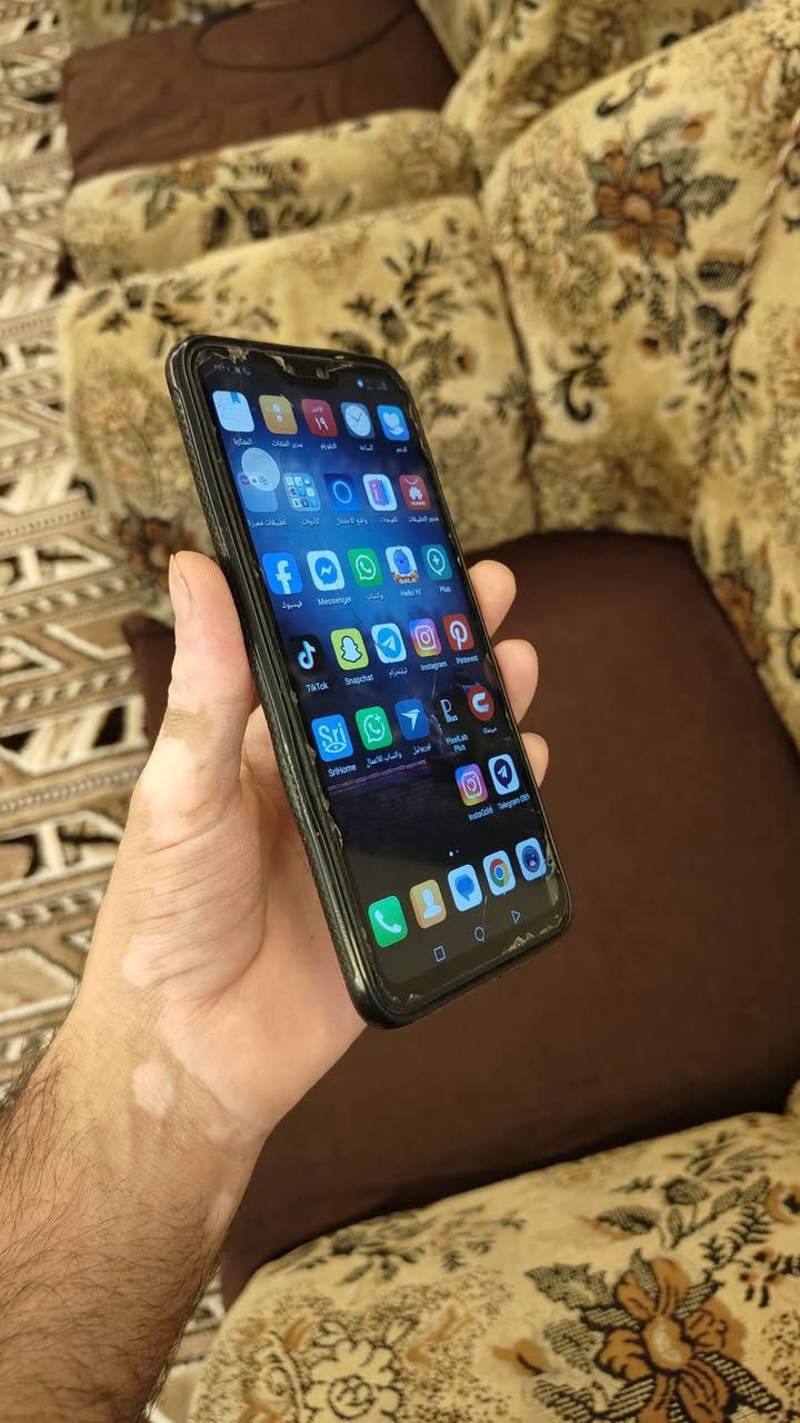 السلام عليكم هونر y9 2019 ذاكرة 64 كلشي مابي 
السعر 100 وبي مجال مكاني بغداد الشعب ***********
