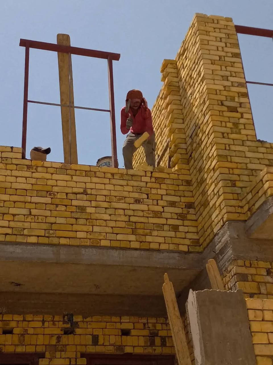 خلفه بنا متفرغ بل يوميه ومكطوعه ***********
