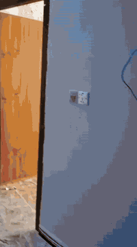 سلام عليكم يوجد شقة للايجار 200 تحتوي على غرفتين ومطبخ صغير وصحيات ومطبخ صغير  العنوان الحرية الدولي شارع الغاز للاستفسار الاتصال على الرقم التالي *********** ابو علي
