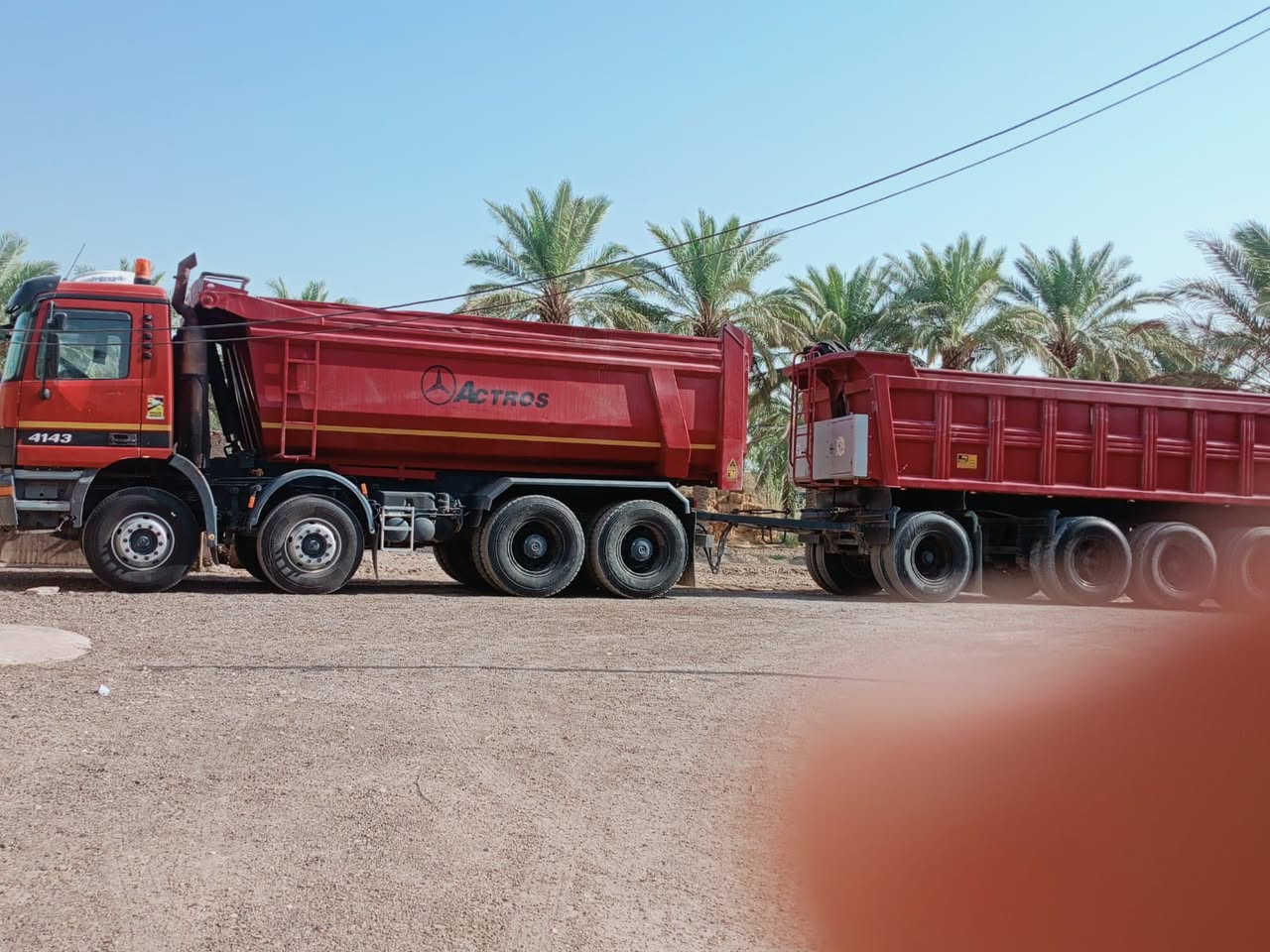 للبيع اكتروز شمعه موديل 2002 مامعلايه بموديله مربوطه قاطره ومقطوره 3لوحات تخم تاير جاهزه لعمل الاستفسار اتصل على رقم ***********
