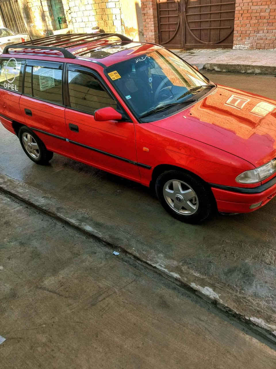 سلام عليكم
وين الي يدورون جديد وبل استره ستيشن وارد ياباني 1997مكفوله كفاله عامه من الصبغ والتبديل محرك 1600كير تخم تاير حداديه جديد سنتر لوك  جهاز إنذار شاشه كامره خلفيه ميكانيك وضع الشركه تبريد تدفئه ويل كب بلادي 4جام كهربائي سقف كهربائي غرفه وضع شركه 
مرايات كهربائي السياره جديده على وضع الشركه احلى من الصور تجي وشوف بنفسك ربع متصرف عليها 
رقم بغداد تحويل ثاني يوم،  السياره موجوده بغداد الحريه 
***********

