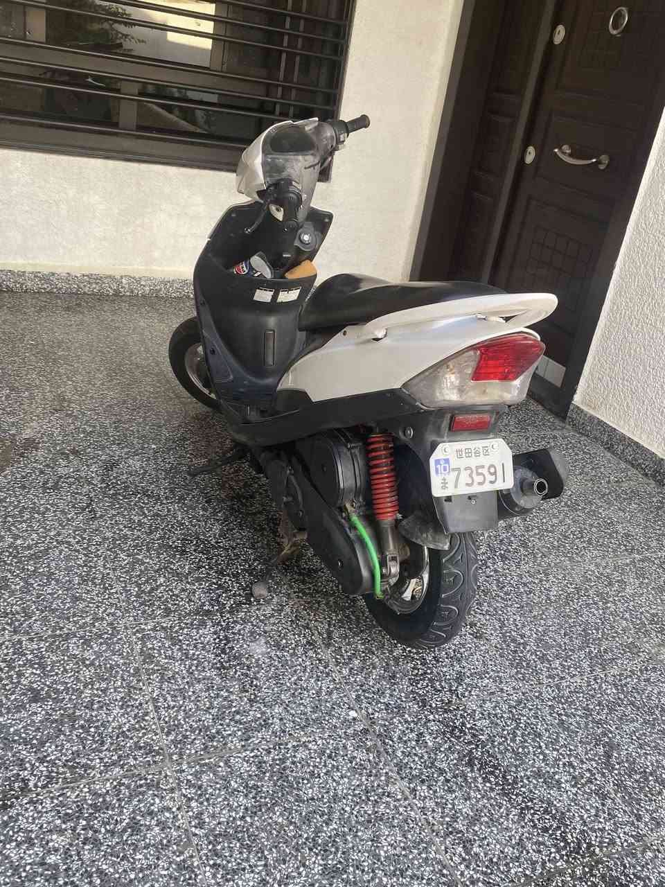 عدله ٥٥ تعمير جديد ( ضفيره جديده و تجفيت جديد كابريتر جديد و كفرات جديده ) ما صالهه شهر من كملت ، مكينه اول فتحه الهه الدراجه مكفوله كفاله عامه نضوح تبخير تنقيص صوت ، الدراجه بيهه شلعه تشيلك وتشمرلك حيل قويه دراجه اي نقص ما بيهه غير الصدر والاشاير مالتهه موجوده ، السعر ٥٢٥ وبيهه مجال حك الجيه مكاني بغداد اليرموك ، وهذا رقمي *********** متواجد رقم و واتساب و ماسنجر
