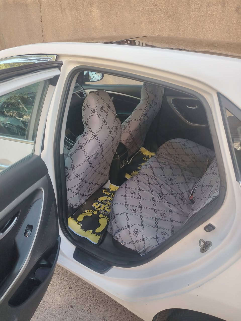 هونداي i30 وارد كوري محرك ١٦٠٠
موديل 2012
***********
السعر ٨٣
رقم ديالى بأسمي
السكن بغداد حي البنوك
