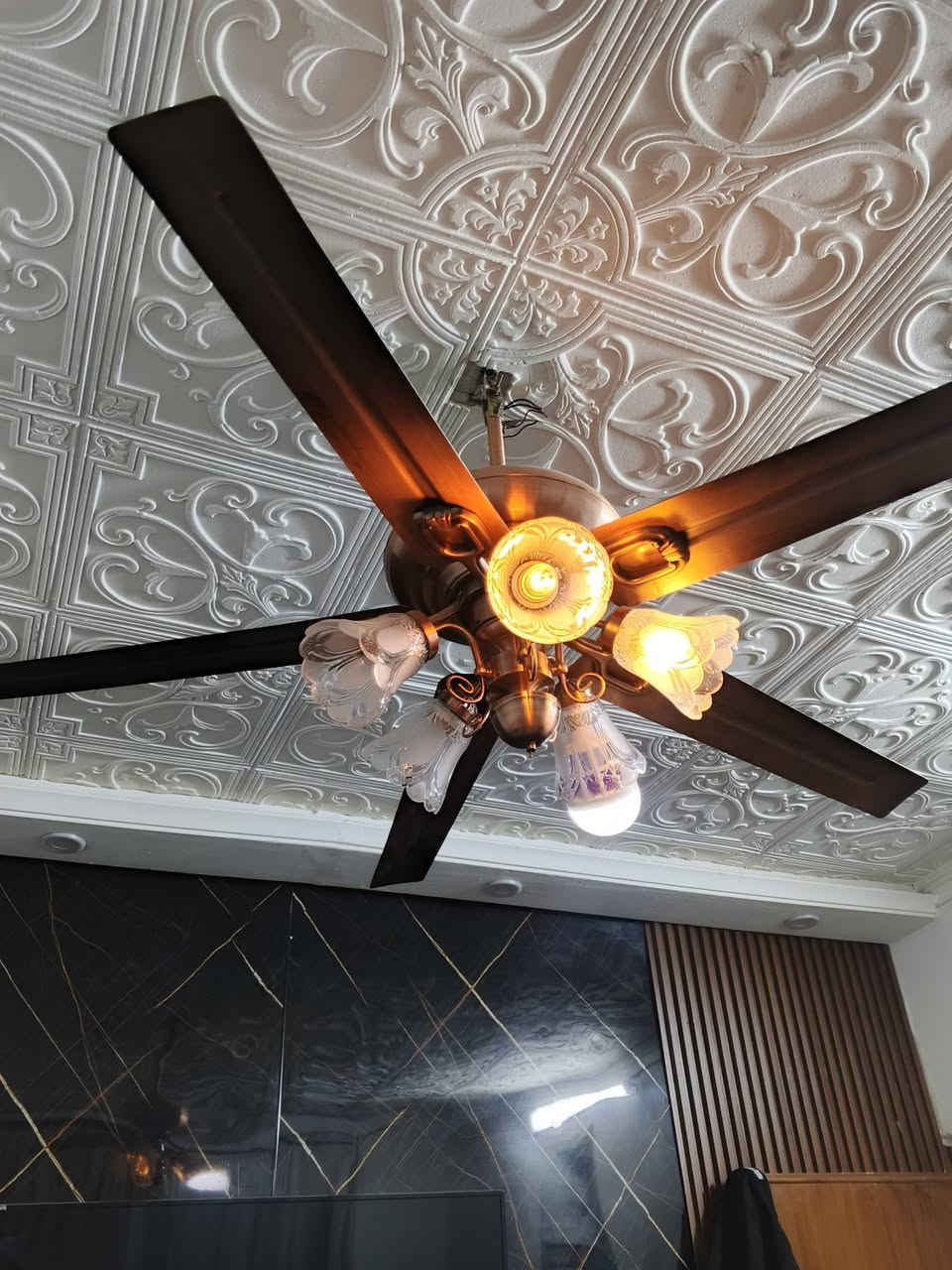 بنكات نحاس كلها اصلي ٥  ريش ام الثرية للبيع ٢ سعرهن ٢٥٠


**إذا كنت صاحب هذا الإعلان وتريد حذفه لأي سبب، رجاءا أرسل رسالة إلى الدعم الفني**
