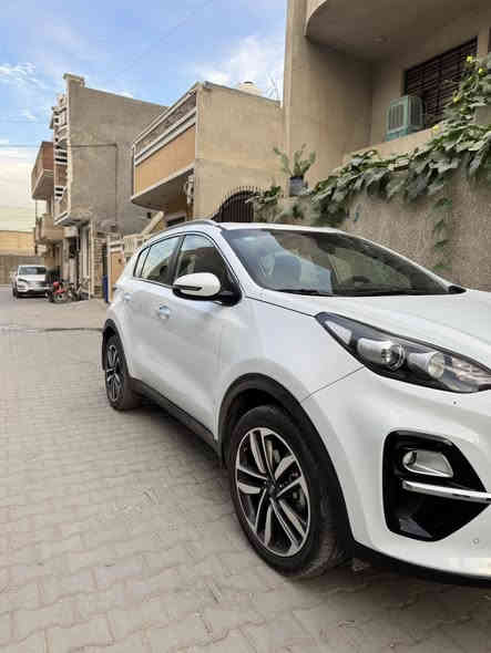 السلام عليكم سبورتج موديل ٢٠ضمان شركه الدوليه السياره ماشيه ٣٧ مواصفات الشركه بيسك السياره بيه جاملغ مبدل مال شركه اصلي نفس لون سعر السياره 202وبيه مجال مكان السياره بغداد العطيفيه ***********
