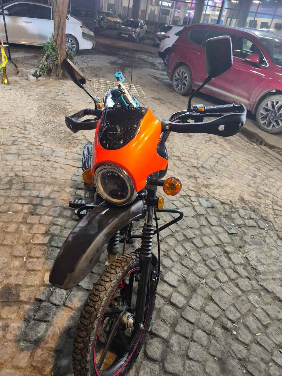 دايوان جبلي رقم بغداد ماشية أقل من 4000 تحويل ثاني يوم ، السعر 3,500,000 وبيها مجال بسيط ***********
