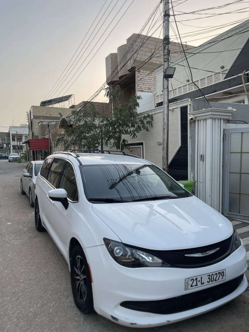 السلام عليكم كريسلر فيوجن 2022 للبيع سعره 195 ورقه و بيه مجال بسيط سياره حادثه جاملغ الخلفي صبغ و باب السلايد مبدل اصليه الحادث جهت راكب سيارة رقم سليمانية بأسم شركه سنويه 2027 داخل جلد مو قماش سياره ما ناقصه اي شي بس شغل و تطلع بيه مكاني النجف الأشرف الشراي يراسلني على واتساب على هذا رقم ***********
