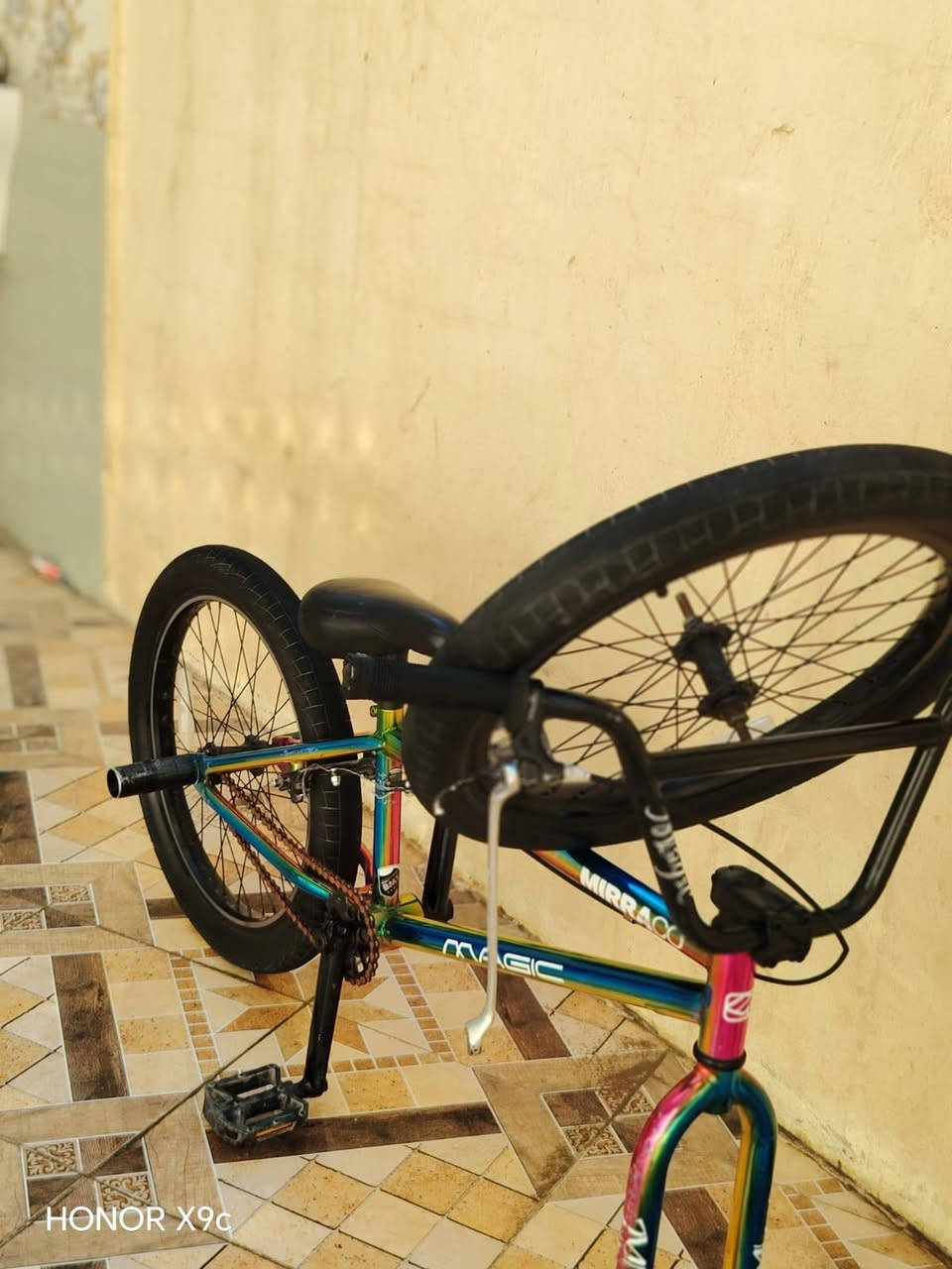 سلام عليكم ورحمة الله وبركاته بايسكل جيتي سبع الوان نظيف رايده 150 وبي مجال الاستفسار على هاذه رقم***********
