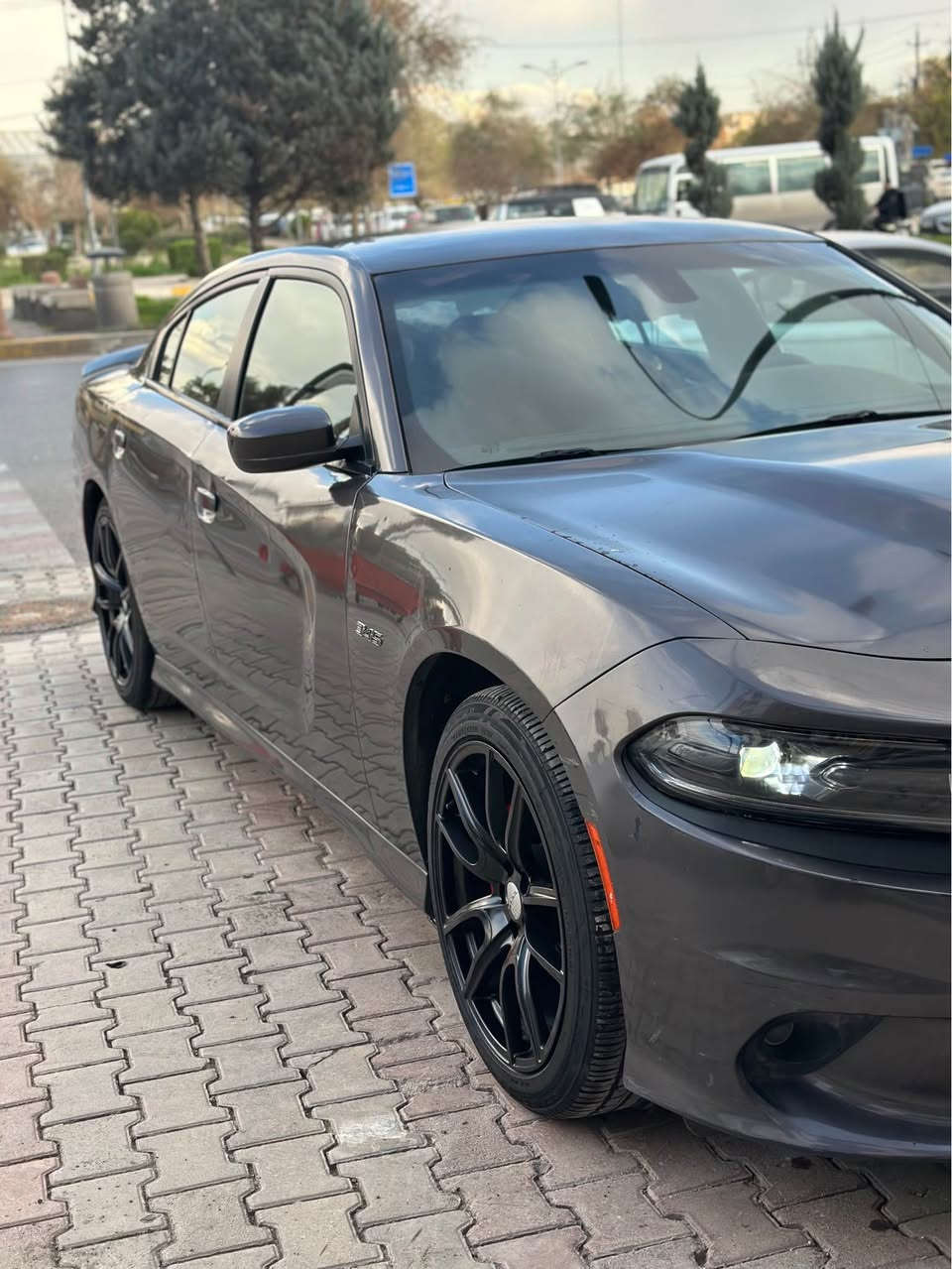 دودج جارجر  RT مودیل 2023 
حجم محرك 5.7 
ماشية 40 الف مايل 
الكير و محرك و كهربائي كلهم بشرط 
ضرر سيارة مو صبغ عام بس أبيعه عام 
ايرباك دشبول و ستيرن بشرط 
سيارة رفض مرور  

دۆج چاڕجەر مۆدیل 2023 R/T 
جۆری مەکینەکەی 5.7 ئاڕتی 
40 هەزار مایڵ ڕۆیشتیە 
گێڕ و مەکینە و کارەبایاتی هەمووی بەشەرت 
سەیارەکە سبوغ عام نییە بەس بە عام دەیفرۆشم 
پێشی کەپسە ئێڕباگی سوکان  و دەشبولی بەشەرتە 
سەیارەکە ڕەفزی مڕوڕیە لە لیژنەیە 

رقم *********** أربيل, العراق
