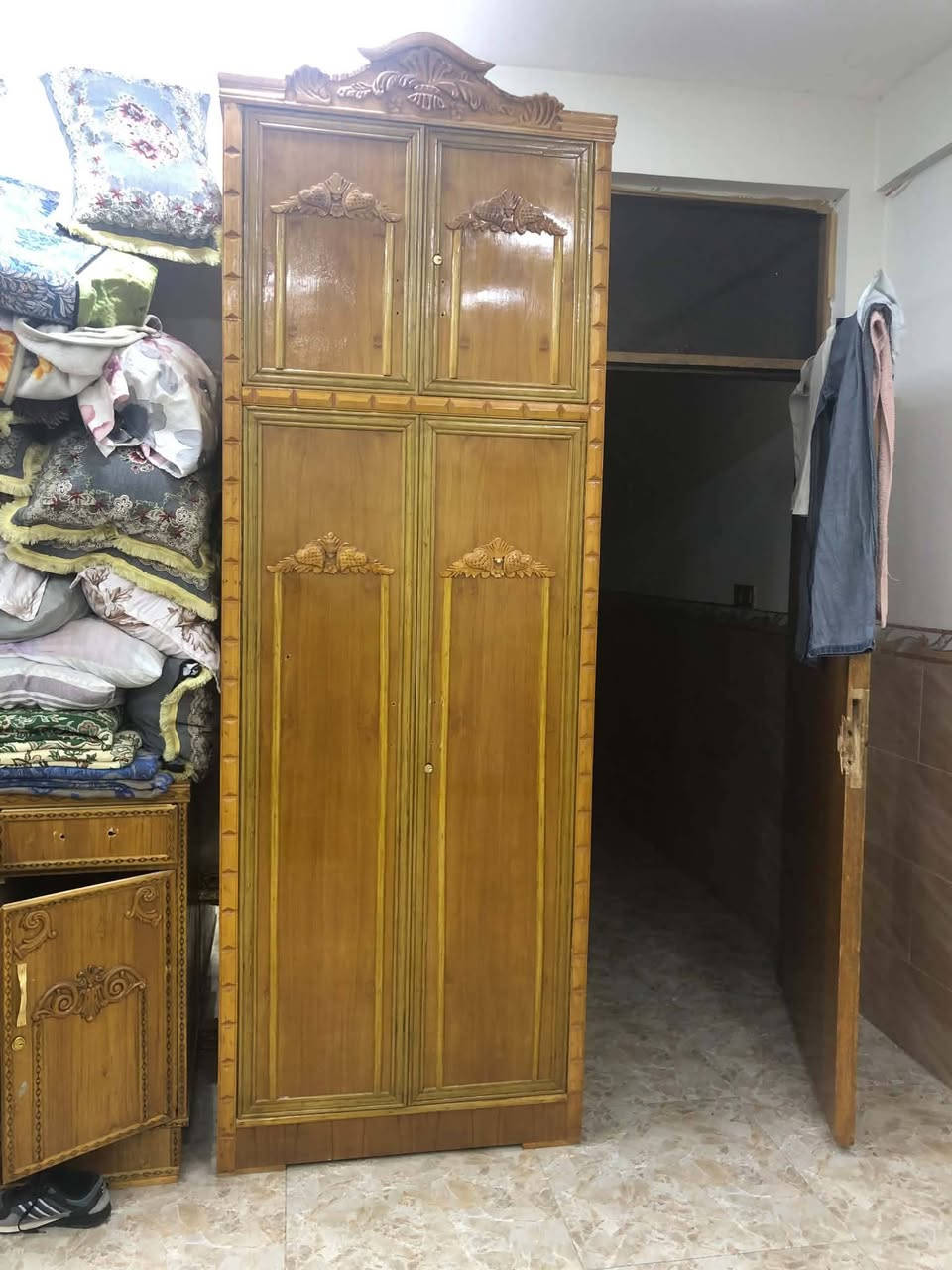 السلام وعليكم كنتور تكمه صاج بابتين السعر 150 وبي مجال بسيط للتواصل عل واتساب ***********
