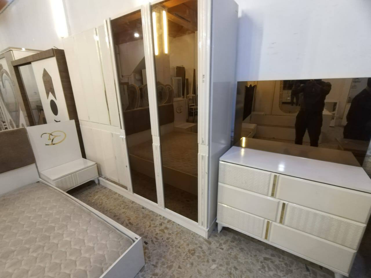 غرفه نوم تركي ٥ قطعه ضخمه نضافه جيده صبغ حراري بسعر مناسب
٣٧٥ الف

kxovj


**إذا كنت صاحب هذا الإعلان وتريد حذفه لأي سبب، رجاءا أرسل رسالة إلى الدعم الفني**