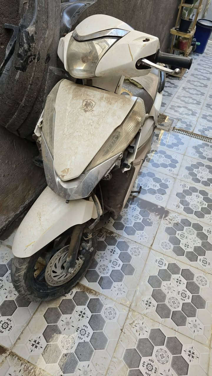 دراجة لبيع متروكة مكان الديوانيه حي لعسكري رقم الهاتف ***********
