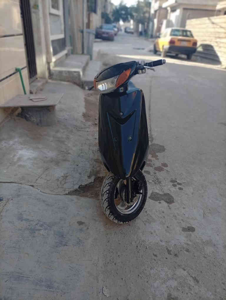 السلام عليكم عندي دراجه عصفوريه 60للبيع دراجه جاهزه من كلشي مكينه بلاد حته سلف مالتهه بلاد دراجه جاهزه من كلشي سلف هندر شغال كهربائيات شغاله فقط نقصهه كتف مال اشاره فقط والباقي جاهز دراجه نكره بكل وكت السعر 275وبيهه مجال بسيط المكان  بغداد الشعله خطيب الزراعي رقم الهاتف ***********
