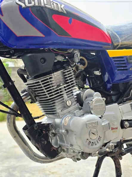 السلام عليكم دراجه سيفان
موديل 2022 نضافه فول كهربائيات فول كلها شغاله
تخم تاير جديد اداريات كلها جديده دراجه مكفوله من السرقه سعر الدراجه ٥٠٠ وبيها مجال بيع مستعجل (ملاحضه مو شراي لاتعبني فدوه اروحلك) حبايب مكاني تكريت ناحيه عوينات التواصل واتساب او اتصل علا الرقم ***********
