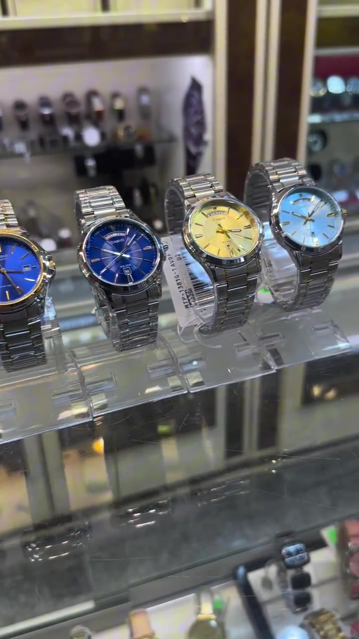 🎉🎊كل عام وانتم بألف خير 🎊🎉

"الأناقة ما تحتاج ميزانية ضخمة! 🔥 كاسيو - فخامة تدوم وياك. أناقة تلفت الأنظار وعملية ترافقك بكل يوم ⌚🔥متوفرة الآن بتصميم مميز يجمع بين الكلاسيكية واللمسة العصرية.✨مع ضمان عام حقيقي

الكمية محدودة! اطلب ساعتك اليوم وخليك مختلف ⚜️👇 لمعرفة الأسعار والطلب، تواصلوا معنا على الصفحة او الاتصال على الارقام التالية . 
 

*********** واتساب
***********
***********

تفضلو بزيارتنا
بغداد / الحارثية / شارع الكندي مجاور مقهى حانوت 

#ساعات #ساعات_رجالية #ساعات_نسائية #ساعة #نسائي #رجالي
