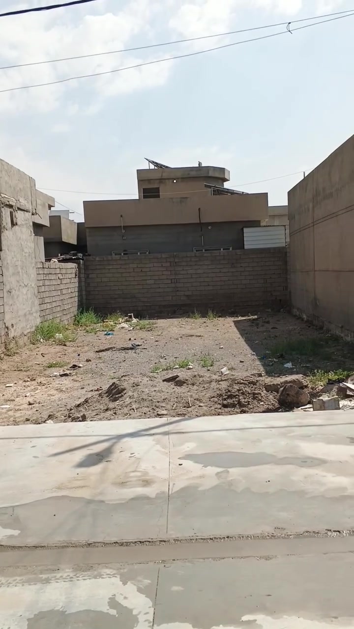 سلام عليكم قطعه للبيع المساحه 250 متر
طابو زراعي الموقع حي للاطباء قرب مول حميد المهدي 
خدمات كامله السعر المطلوب 22 وبيه مجال بسيط استفسار اتصل ***********
