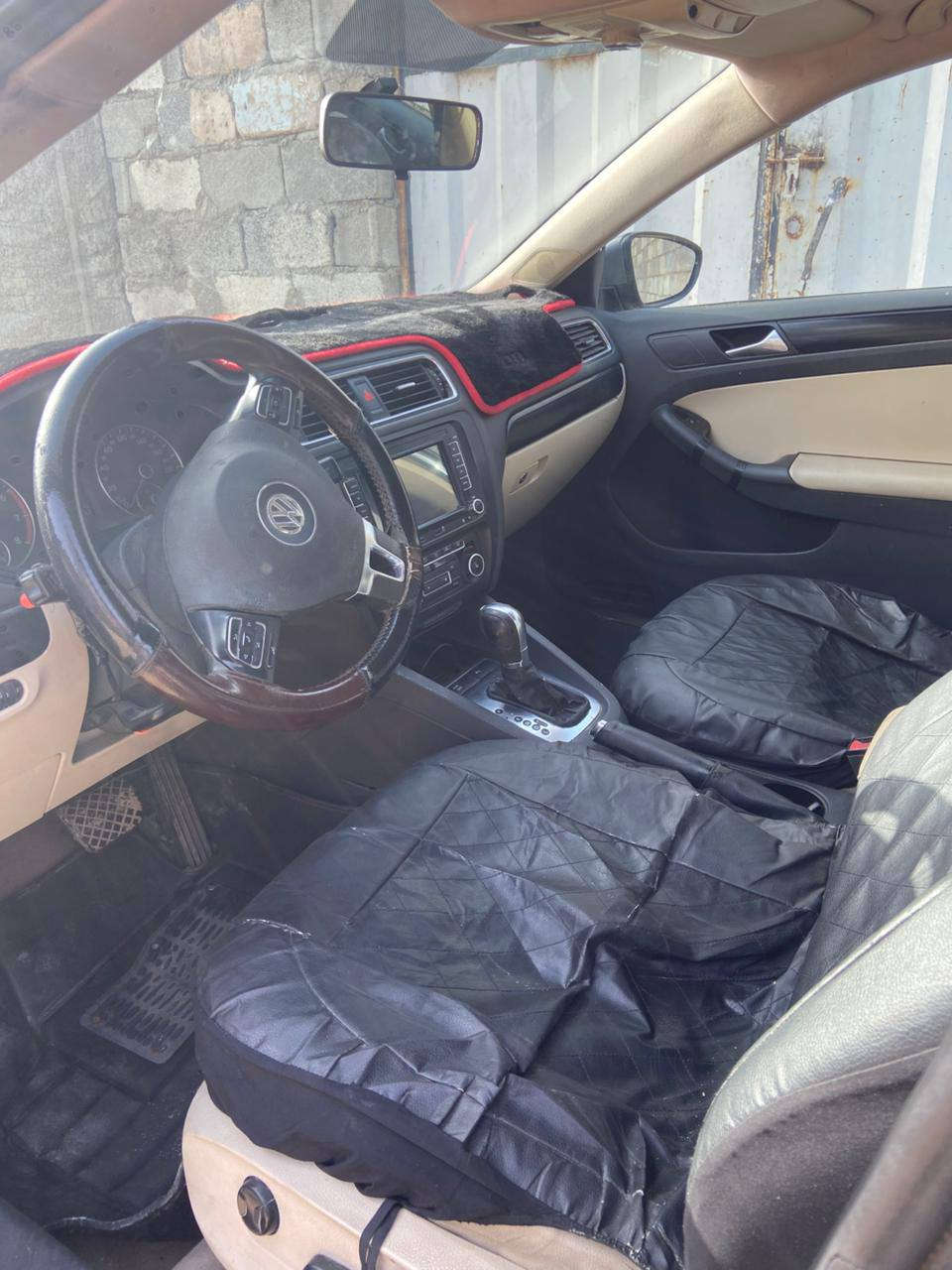 فوكس واكن جيتا موديل 2012
سياره فول مواصفات 

فتحه 

بصمه

كشنات كهربائي 

تدفئه كشنات 

رقم بغداد الدولي 

سياره بيهه ضربه ب البجم بدون دواخل لأ لغد ولاشاصي بيه تبديل جاملغ عكس السايق 

ملاحظه السيارة مصبوغه عام سابقا إرباك دشبول طاك 

مكان ديالى الخالص 

***********
سعر 65 وبيه مجال
