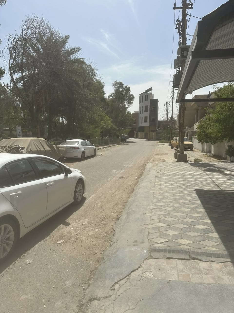 السلام عليكم مشتمل للبيع المساحه 70متر واجهه 7النزال 10بناء 2023.يحتوي على مطبخ .صاله.غرفة منام .صحيات.الطابق الثاني غرفتين منام .صحيات.العنوان الامين الفلكه المشجره مباشرة مقابل الحديقه للاستفسار الاتصال ***********
