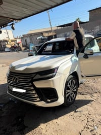 زبائنا اليوم اجتنه سيارتين لكزز  2024 تبديل جام امامي اصلي وكالة مع ضم...