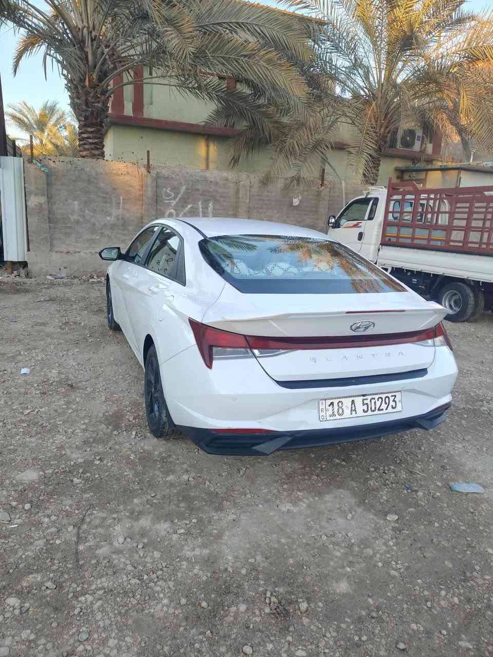 سلام عليكم النتره 23خليجي مكينه 1600 رقم بابل بسمي هزه وسنويه جديده فول مواصفات عده بصمه 
ماشيه 60الف كفاله عامه بس بيها بارد باب وجاملغ موضح بل صوره 145وبيها مجال قليل ***********
