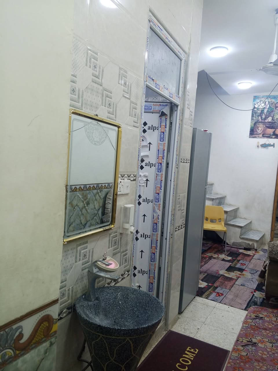 بيت 100 متر في منطقة ضياء الحلفي قريب على الشارع قريب على الجسر الجديد طابقين ونصف السعر 155 وبيهة مجال هاتف ***********
