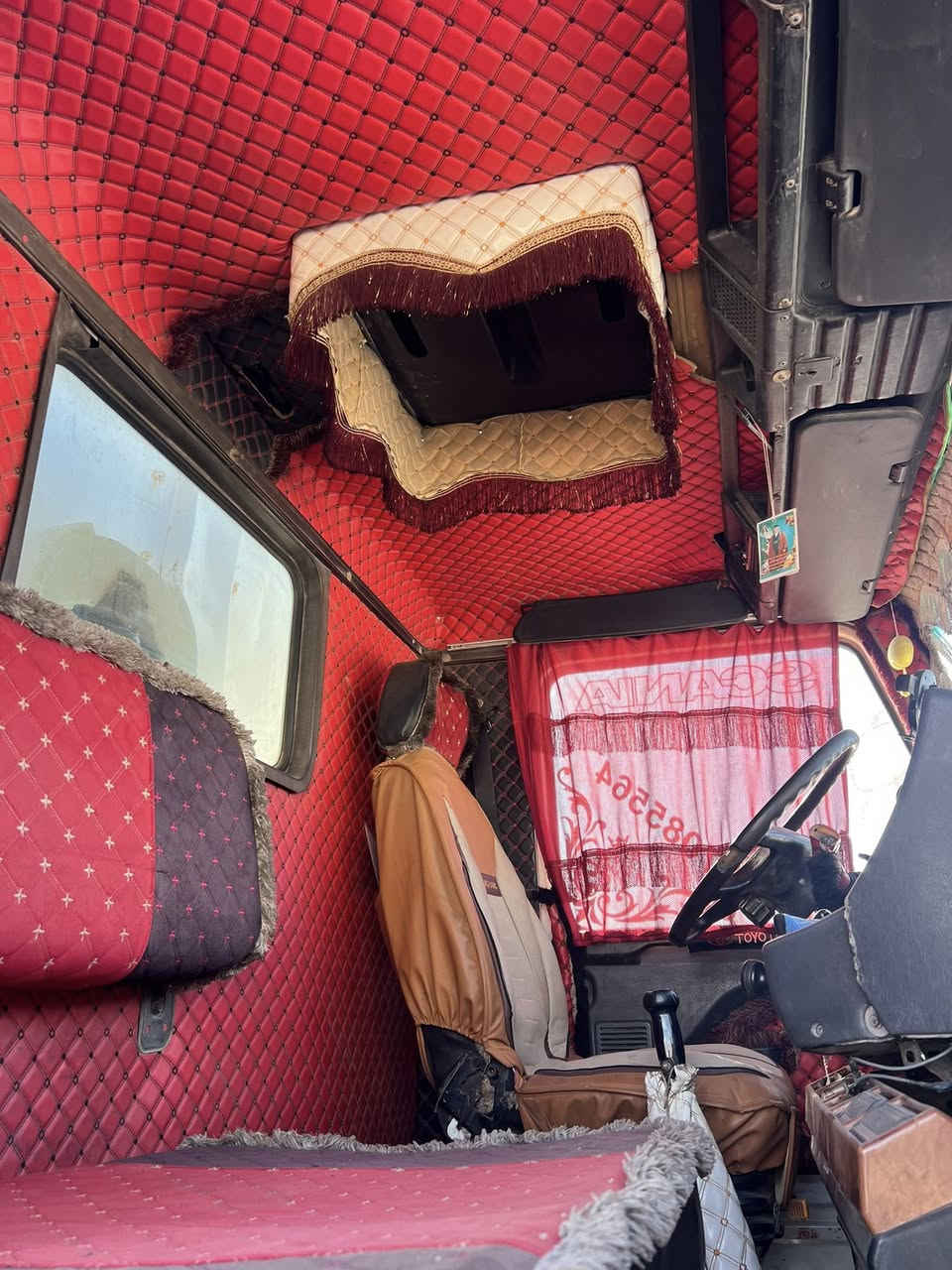 سكانية البيع 113موديل83 زوجين تايرات جدد والباقي نص عمر كهربايات كله شقاله محرك وكير مكفولات رقم ربيل لكليزي تريد تحويل وكاله سعر135 وبيه مجال ***********
