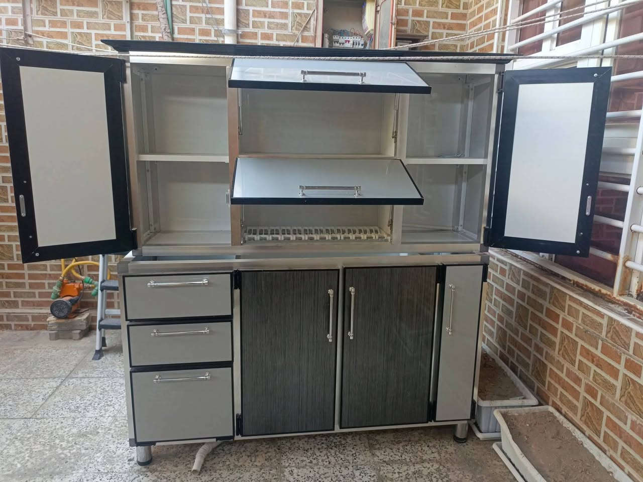 السلام عليكم كاونتر للبيع  نضيف حيل سنك ومعلق قياس متر ونص السعر 425 وبي  مجال المكان النجف الاشرف وهاذه رقمي ***********
