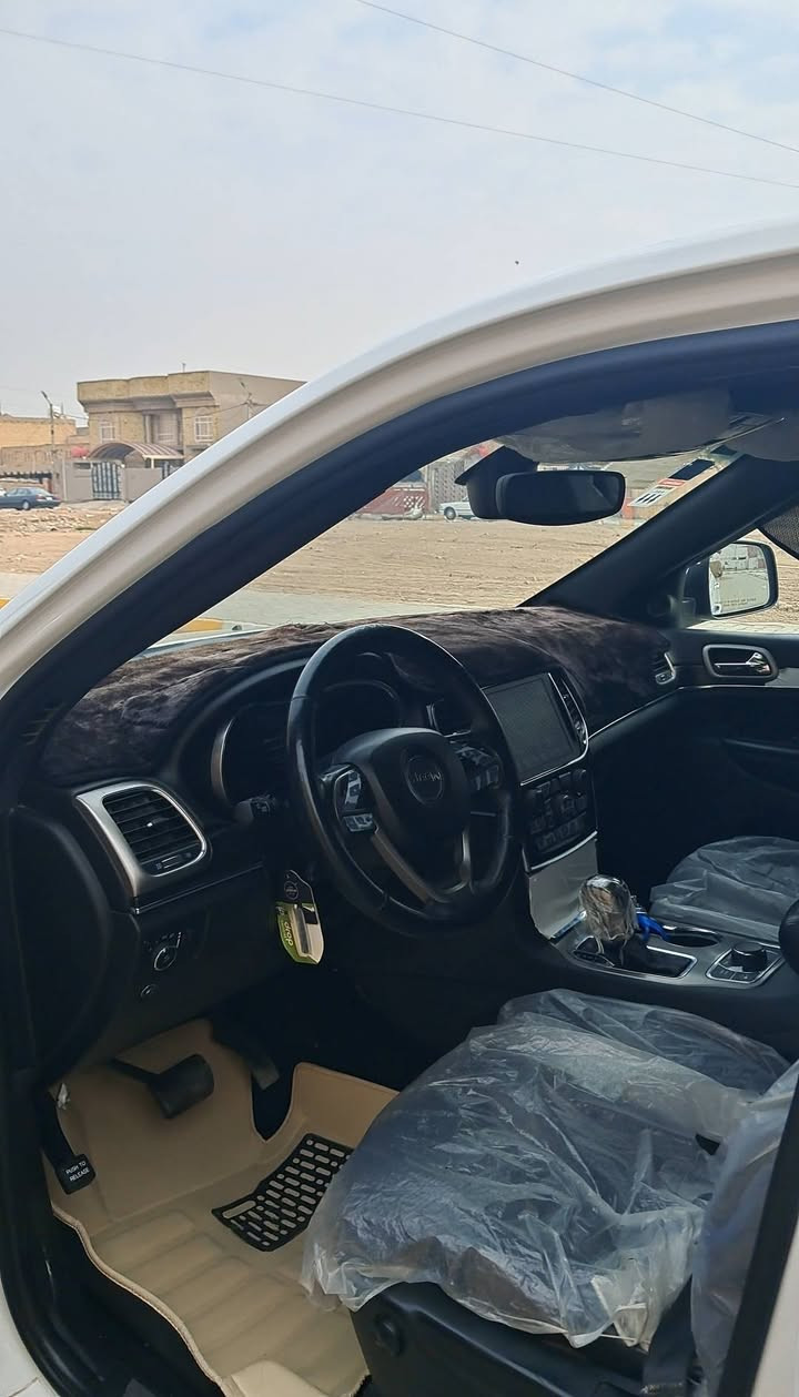 السلام عليكم ورحمة الله وبركاته،
جيب موديل٢٠٢١ لمتد نضيفه 
سياره بيهه فقط تبديل بنيد وجاملغ
رقمهه بغداد انكليزي بسمي تحويل مباشر 
مكينه 3600 6سلندر  جكات تصعد وتنزل،شاشه ذكيه جنطه كهربائيه وهواي مواصفات
السياره نضيفه على اخر حبايه ماتصرف عليها ربع
مكاني واسط قضاء الحي السعر ٢٢٠ قفل رقمي ***********
