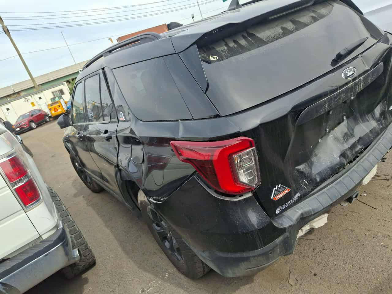 فورد اكسبلور 24 تمبرلاين ماشيه 10 الالف
السياره حالياً واصله عمان بالحره بكراج شركة باركود 
بدون بچم بدون ايرباكات كلها سليمه حادثها كما موضح بالصور
اخوان السياره ابيعها بسعرها بسبب الضروف واصل عمان وتدخل بكتاب شهداء


**إذا كنت صاحب هذا الإعلان وتريد حذفه لأي سبب، رجاءا أرسل رسالة إلى الدعم الفني**