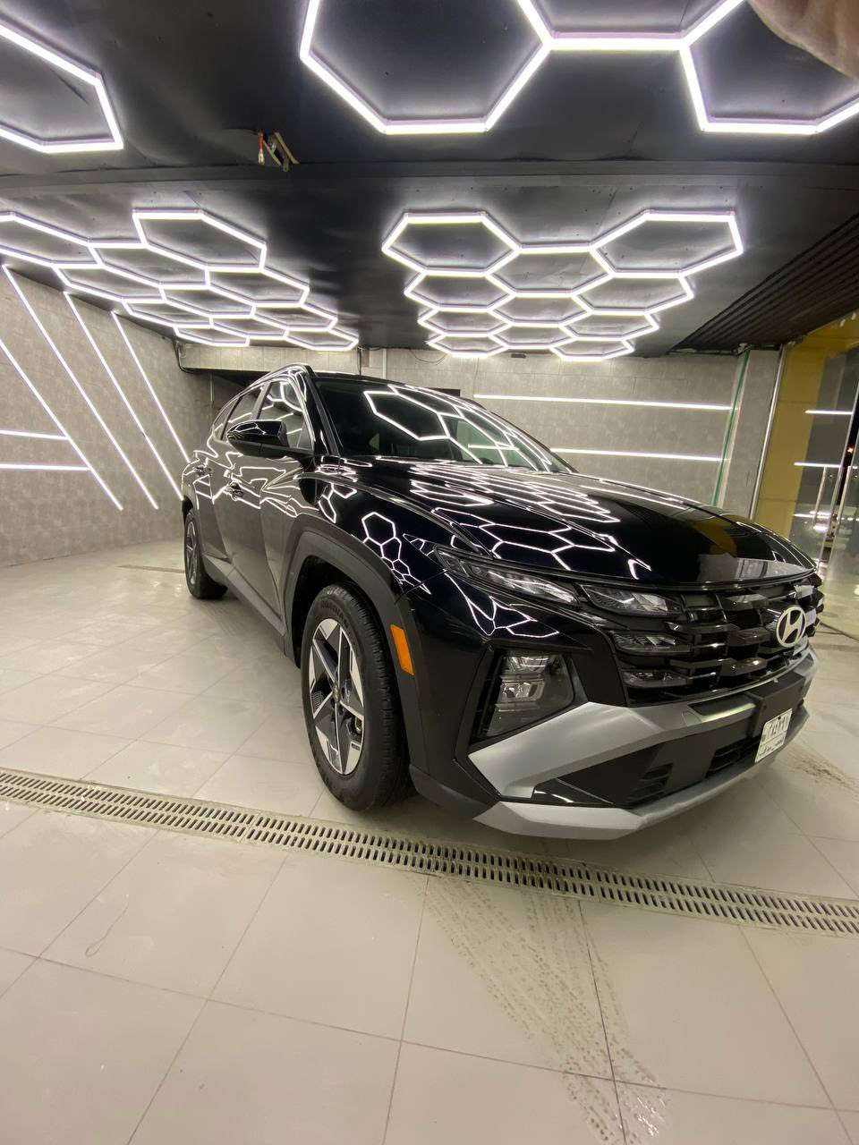 للبيع توسان 2025 وارد امريكي ✅

سعرها ادخل ع رابط https://t.me/carssofiraq/15337

ضرر جداً بسيط بالجنطة فقط
الموديل ٢٠٢٥ 
اللون اسود 
السيارة ماشيه ٩ الاف فقط
اجدد توسان لحد الآن 
محرك ٢٥٠٠
طبعاً وياهة بصمتين
السيارة فول 
كشنات تدفئة
تشغيل عن بعد
ايقاف ذاتي 
قيادة ذاتيه
رادارات من كل الجهات
السيارة بدون لوحات
مكاني بغداد الجادرية
تلفون 
***********
.
.

🚗اعرض سيارتك ع اقوى قناة تلكرام للبيع و شراء سيارات ادخل ع رابط 
👇👇
https://t.me/carssofiraq
