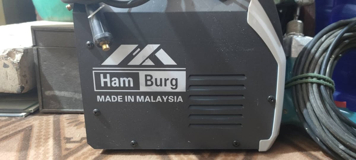 السلام عليكم عرض مميز ماكنة لحام ماليزي باله جديده بدون كارتون. بقن ثلاث قطع فقط. مع عدة ملحقات السعر مع التوصيل 75 الف تلحم واير 2.5 و 3.25 وشرط من توصلك اهرش بيه شليلمانه اذا مهرشت رجعه بيد المندوب


**إذا كنت صاحب هذا الإعلان وتريد حذفه لأي سبب، رجاءا أرسل رسالة إلى الدعم الفني**