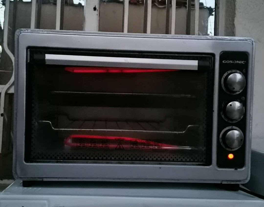 اوفنات للبيع شرط النظافه والتشغيل لون سلفر الواحد ٣٠ الاتصال عالرقم *********** ويوجد خدمه توصيل
