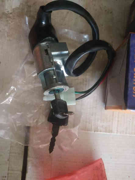 يتوفر للبيع جوزه عدد 100 سعر الوحده 2000 وخرز عدد 400 سعر الوحده 1000 مكلف بالنشر المكان حله للاتصال ***********
