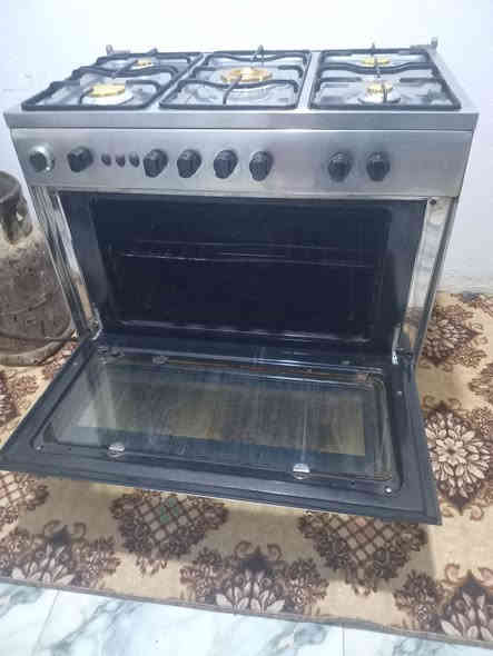 سلام عليكم طباخ للبيع العدد. 2 شرط نظافه والشغل كلشي مابيهن فرن شغال السعر خاص او تصال ع رقم الهاتف ***********
