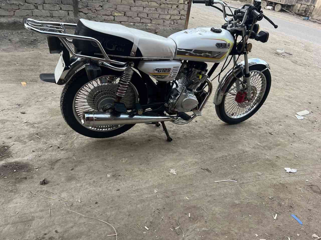 سلام عليكم دراجة تايكر موديل ٢٤ الدرجه جديده أو ماعيزه شي أوراق كهربائيات شغله سعر ٥٨٠ وبيه مجال 
المكان حله سياحي ***********
