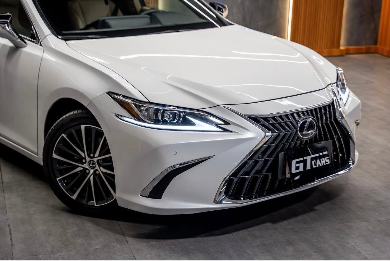 Lexus
موديل: E300h
سنة الصنع: 2024
المسافة المقطوعة: 47,000 ميل
السعر: $31,000
٢ قطعة صبغ 
***********
