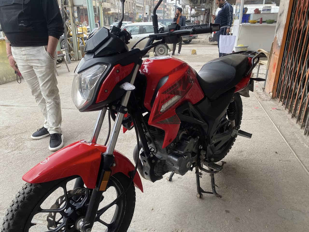 يالله مكلف بل نشر الدراجه للبيع  ***********.      الدراجه مليون و500 وبيها مجال حك الجيه مكاني البياع  للاستفسار الاتصال على رقم الهاتف ما متواجد على غير شي
